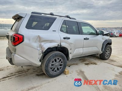 Trzecie zdjęcie samochodu z tyłu: 2025 TOYOTA 4RUNNER SR5 VIN:JTEVA5BR8S5005525 - miniatura