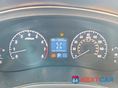 Zdjęcie 9 z 12 samochodu: 2012 HYUNDAI GENESIS 3.8L VIN:KMHGC4DD1CU191057 - miniatura