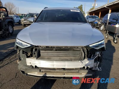 Piąte zdjęcie samochodu w środku: 2022 AUDI E-TRON PREMIUM VIN:WA1AAAGE4NB007547 - miniatura
