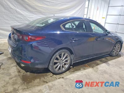 Trzecie zdjęcie samochodu z tyłu: 2024 MAZDA 3 PREFERRED VIN:3MZBPACM3RM404779 - miniatura