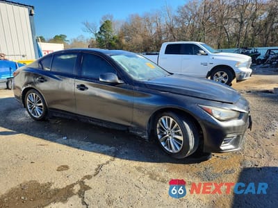 Czwarte zdjęcie samochodu z boku: 2018 INFINITI Q50 3.0T LUXE VIN:JN1EV7AP6JM351813 - miniatura