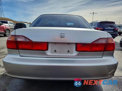 Zdjęcie 6 z 12 samochodu: 1999 HONDA ACCORD EX VIN:JHMCG5553XC056791 - miniatura