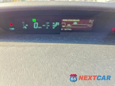 Zdjęcie 9 z 12 samochodu: 2014 TOYOTA PRIUS THREE VIN:JTDKN3DU5E1792060 - miniatura