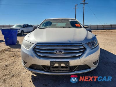 Piąte zdjęcie samochodu w środku: 2018 FORD TAURUS LIMITED VIN:1FAHP2F83JG131591 - miniatura