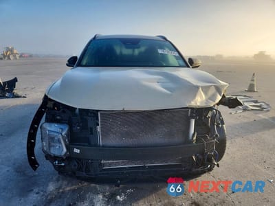 Piąte zdjęcie samochodu w środku: 2024 HYUNDAI SANTA CRUZ SEL VIN:5NTJC4DE4RH110513 - miniatura