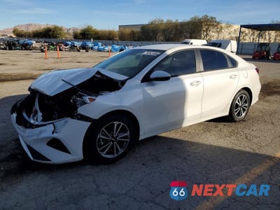 2023 KIA FORTE LXS 3KPF24AD9PE620117 - główne zdjęcie licytacji z USA - miniatura