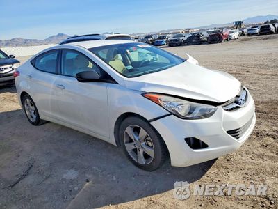 Czwarte zdjęcie samochodu z boku: 2013 HYUNDAI ELANTRA GLS VIN:5NPDH4AE1DH232899 - miniatura