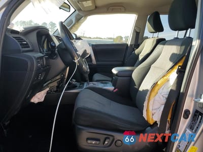 Zdjęcie 7 z 13 samochodu: 2019 TOYOTA 4RUNNER SR5/SR5 PREMIUM VIN:JTEBU5JR6K5669740 - miniatura