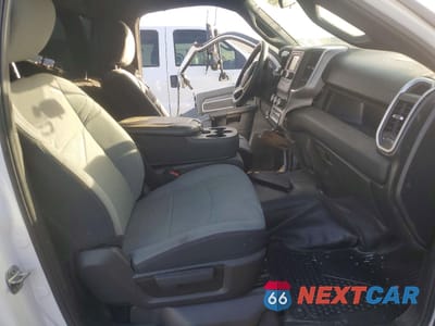 Piąte zdjęcie samochodu w środku: 2021 RAM 5500 ROLLBACK TOW TRUCK VIN:3C7WRNDL6MG562037 - miniatura