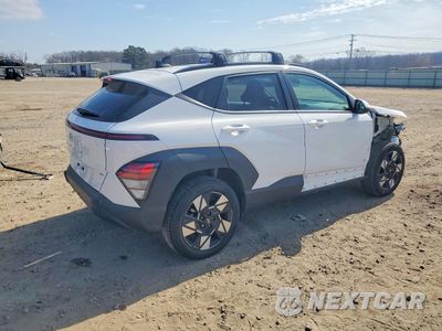 Trzecie zdjęcie samochodu z tyłu: 2025 HYUNDAI KONA SEL VIN:KM8HBCAB3SU249009 - miniatura