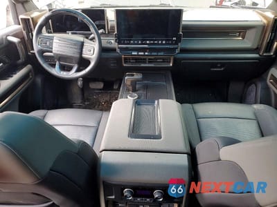 Zdjęcie 8 z 12 samochodu: 2024 GMC HUMMER SUV 3X VIN:1GKB0RDC7RU101550 - miniatura