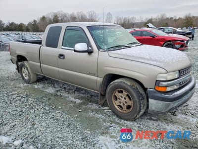 Czwarte zdjęcie samochodu z boku: 2002 CHEVROLET SILVERADO C1500 VIN:2GCEC19T221414792 - miniatura