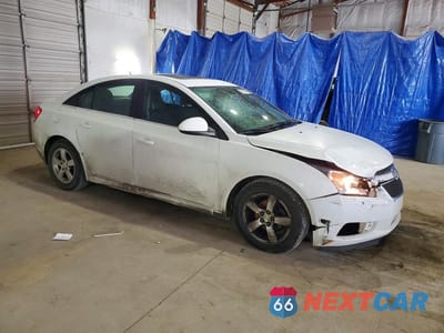 Czwarte zdjęcie samochodu z boku: 2014 CHEVROLET CRUZE LT VIN:1G1PC5SB4E7212358 - miniatura
