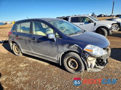 Czwarte zdjęcie samochodu z boku: 2008 NISS VERSA S VIN:3N1BC13EX8L353294 - miniatura