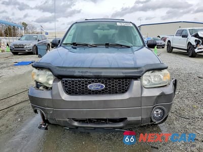 Piąte zdjęcie samochodu w środku: 2005 FORD ESCAPE XLT VIN:1FMYU03195KE23257 - miniatura