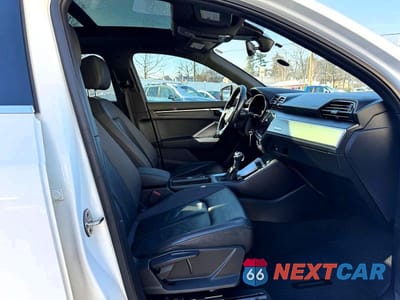 Zdjęcie 7 z 12 samochodu: 2020 AUDI Q3 PREMIUM VIN:WA1AECF32L1030425 - miniatura