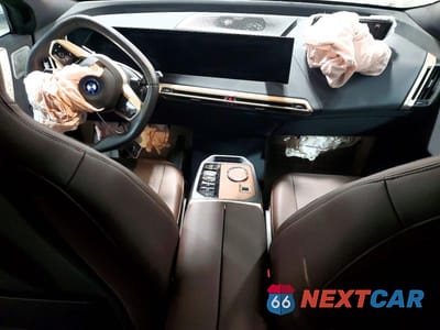 Zdjęcie 8 z 12 samochodu: 2024 BMW IX XDRIVE50 VIN:WB523CF03RCN49949 - miniatura