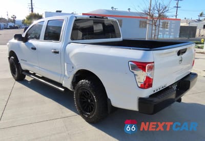 Czwarte zdjęcie samochodu z boku: 2019 NISSAN TITAN S VIN:1N6AA1EK6KN518926 - miniatura