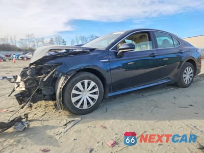 2020 TOYOTA CAMRY HYBRID LE 4T1L31AKXLU526509 - główne zdjęcie licytacji z USA - miniatura