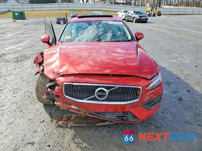 Piąte zdjęcie samochodu w środku: 2019 VOLVO S60 T5 MOMENTUM VIN:7JR102FK7KG002347 - miniatura
