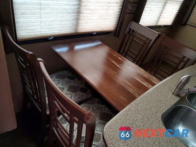 Zdjęcie 6 z 11 samochodu: 2015 JAYCO EAGLE 321 VIN:1UJCJ0BS0F1WD0074 - miniatura