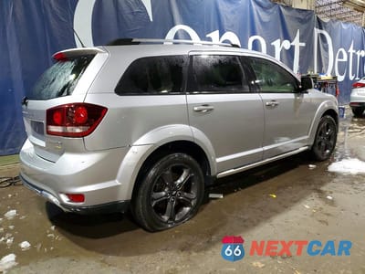 Trzecie zdjęcie samochodu z tyłu: 2019 DODGE JOURNEY CROSSROAD VIN:3C4PDCGG2KT680870 - miniatura