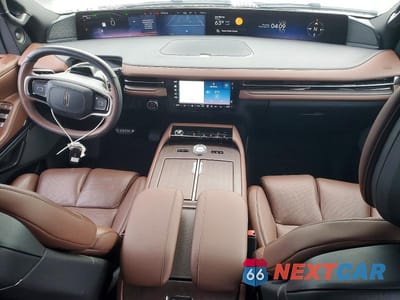 Zdjęcie 8 z 13 samochodu: 2025 LINCOLN NAVIGATOR RESERVE VIN:5LMJJ2LG0SEL03459 - miniatura