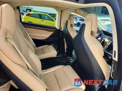 Zdjęcie 10 z 12 samochodu: 2017 TESLA MODEL X VIN:5YJXCBE47HF051876 - miniatura