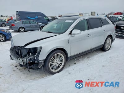 2019 LINCOLN MKT 2LMHJ5AT5KBL03878 - główne zdjęcie licytacji z USA - miniatura