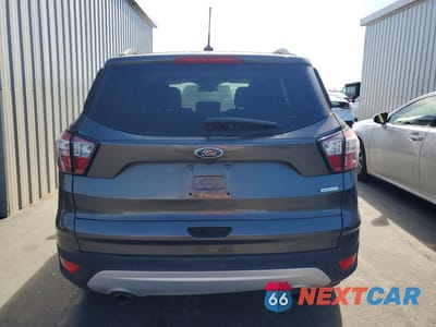 Zdjęcie 6 z 13 samochodu: 2018 FORD ESCAPE SE VIN:1FMCU0GD3JUC61395 - miniatura