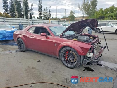 Czwarte zdjęcie samochodu z boku: 2018 DODGE CHALLENGER SRT HELLCAT VIN:2C3CDZC99JH149704 - miniatura