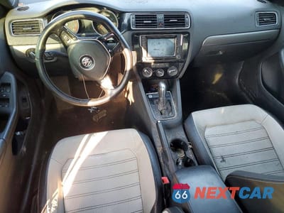 Zdjęcie 8 z 11 samochodu: 2016 VOLKSWAGEN JETTA SPORT VIN:3VWD17AJ3GM259410 - miniatura