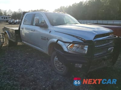 Czwarte zdjęcie samochodu z boku: 2018 RAM 3500 LARAMIE VIN:3C63RRJL8JG373811 - miniatura