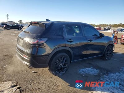 Trzecie zdjęcie samochodu z tyłu: 2023 HONDA HR-V SPORT VIN:3CZRZ2H51PM704170 - miniatura
