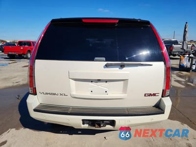 Zdjęcie 6 z 14 samochodu: 2013 GMC YUKON XL C1500 SLT VIN:1GKS1KE00DR370042 - miniatura