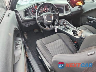 Zdjęcie 8 z 12 samochodu: 2019 DODGE CHALLENGER SXT VIN:2C3CDZAG0KH712013 - miniatura