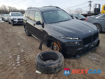 Czwarte zdjęcie samochodu z boku: 2024 BMW X7 XDRIVE40I VIN:5UX23EM0XR9S48108 - miniatura