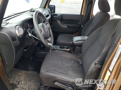 Zdjęcie 7 z 13 samochodu: 2015 JEEP WRANGLER UNLIMITED SPORT VIN:1C4BJWDG9FL631613 - miniatura