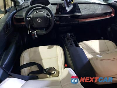 Zdjęcie 8 z 12 samochodu: 2024 TOYOTA PRIUS PRIME SE VIN:JTDACACU2R3018690 - miniatura