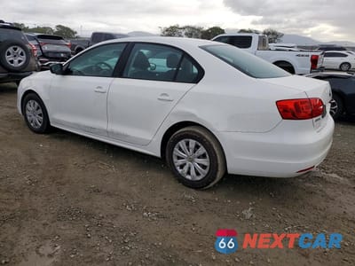 Drugie zdjęcie samochodu z przodu: 2013 VOLKSWAGEN JETTA BASE VIN:3VW2K7AJ2DM306068 - miniatura