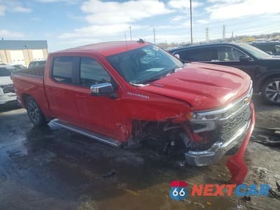 Czwarte zdjęcie samochodu z boku: 2025 CHEVROLET SILVERADO K1500 LT-L VIN:3GCPKKEK9SG308166 - miniatura