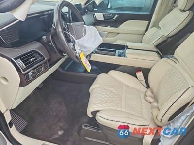 Zdjęcie 7 z 14 samochodu: 2021 LINCOLN NAVIGATOR BLACK LABEL VIN:5LMJJ2TT1MEL15636 - miniatura