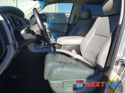 Zdjęcie 7 z 13 samochodu: 2013 TOYOTA SEQUOIA LIMITED VIN:5TDKY5G17DS046344 - miniatura