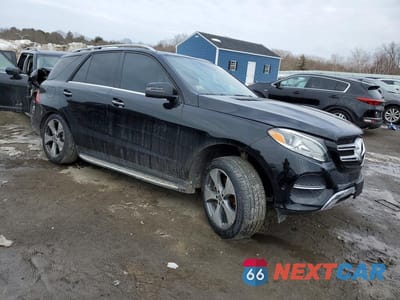 Czwarte zdjęcie samochodu z boku: 2019 MERCEDES-BENZ GLE 400 4MATIC VIN:4JGDA5GB7KB208320 - miniatura