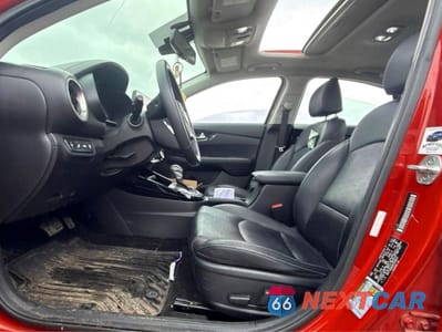Piąte zdjęcie samochodu w środku: 2019 KIA FORTE EX RED VIN:3KPF54AD6KE069631 - miniatura