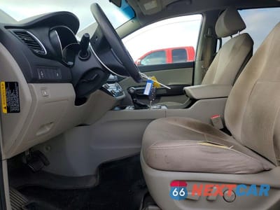 Zdjęcie 7 z 12 samochodu: 2016 KIA SEDONA LX VIN:KNDMB5C14G6178630 - miniatura