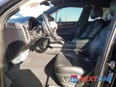 Zdjęcie 7 z 12 samochodu: 2020 PORSCHE CAYENNE VIN:WP1AA2AY7LDA08867 - miniatura