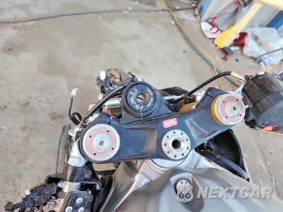 Zdjęcie 7 z 8 samochodu: 2024 APRILIA RSV4 1100 VIN:ZD4KYUA0XRS001055 - miniatura