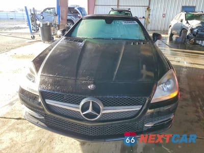 Piąte zdjęcie samochodu w środku: 2012 MERCEDES-BENZ SLK 350 VIN:WDDPK5HA8CF012942 - miniatura