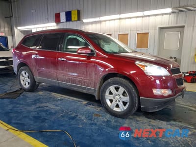 Czwarte zdjęcie samochodu z boku: 2011 CHEVROLET TRAVERSE LT VIN:1GNKRGED4BJ153410 - miniatura